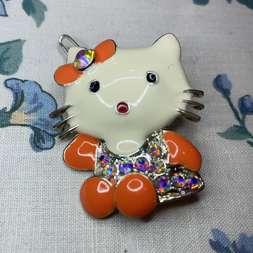 New enameled cat with crystals Barrett 1.5 inch